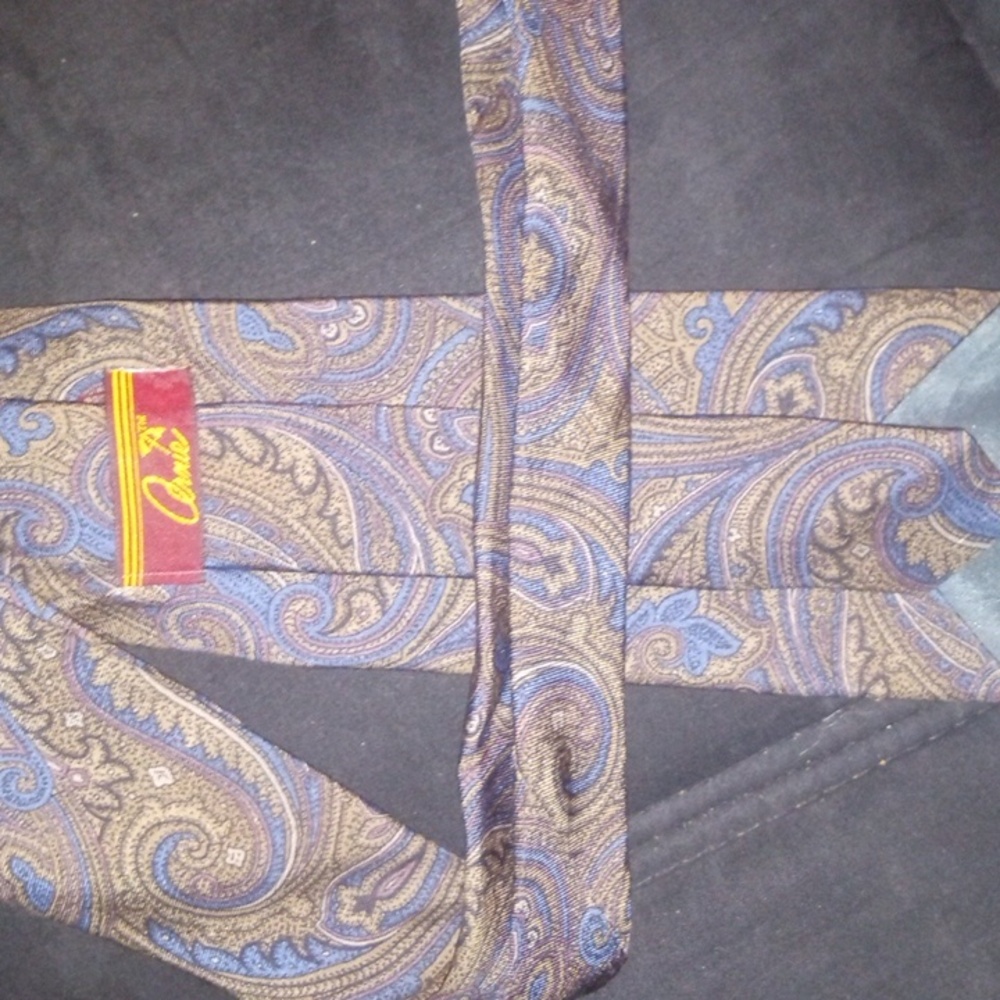 Men's tie